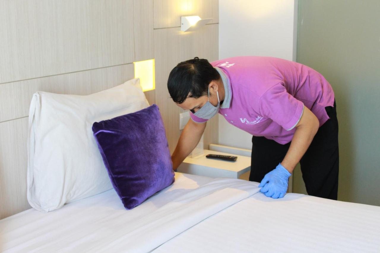Swiss-Belinn Cikarang Exterior photo