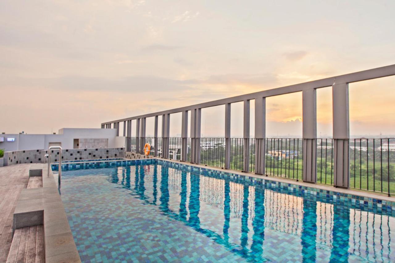Swiss-Belinn Cikarang Exterior photo