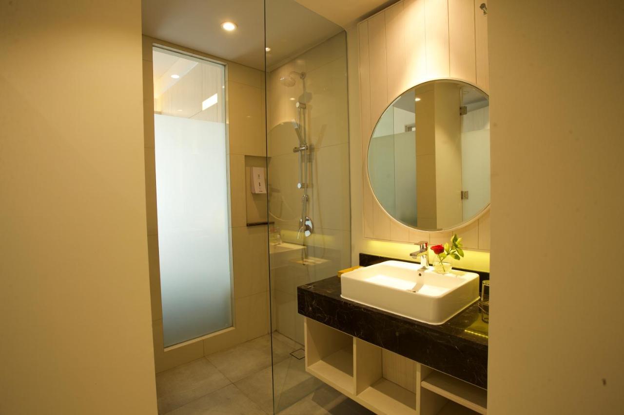 Swiss-Belinn Cikarang Exterior photo