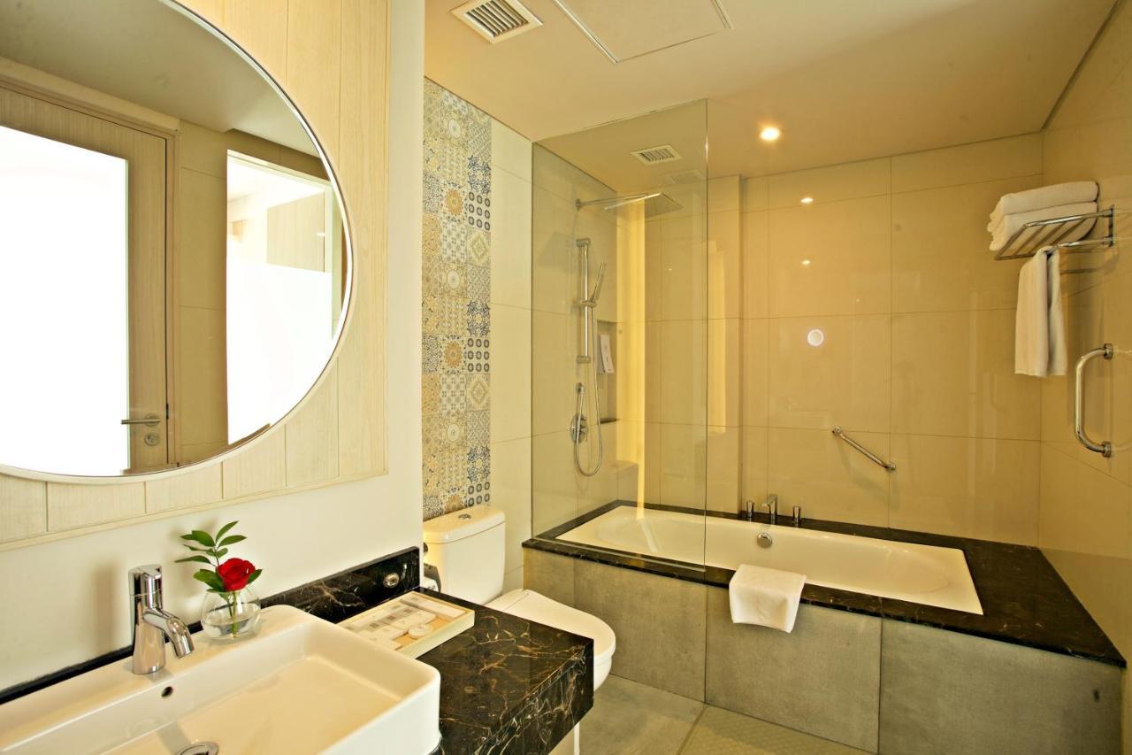 Swiss-Belinn Cikarang Exterior photo