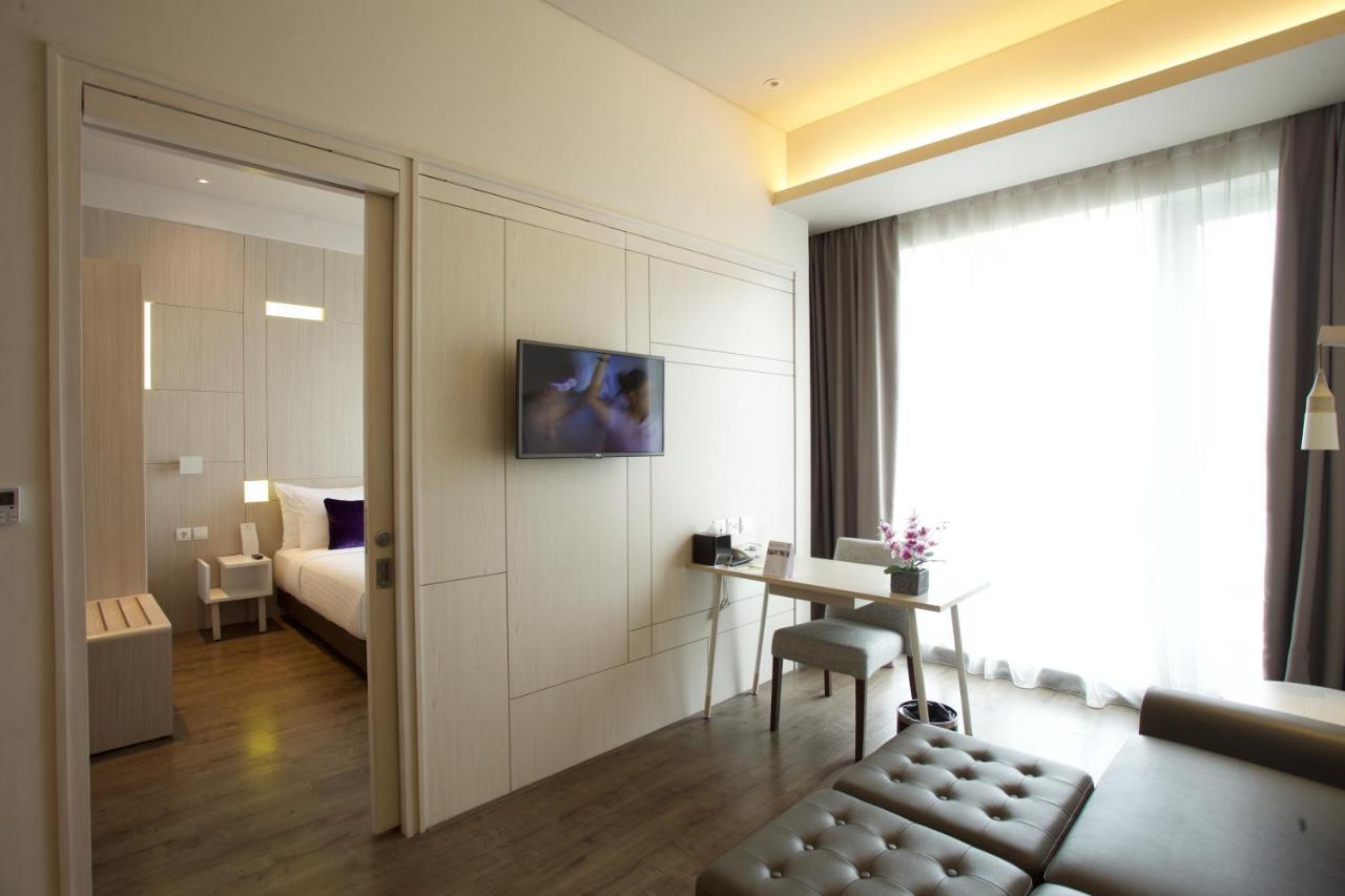 Swiss-Belinn Cikarang Exterior photo