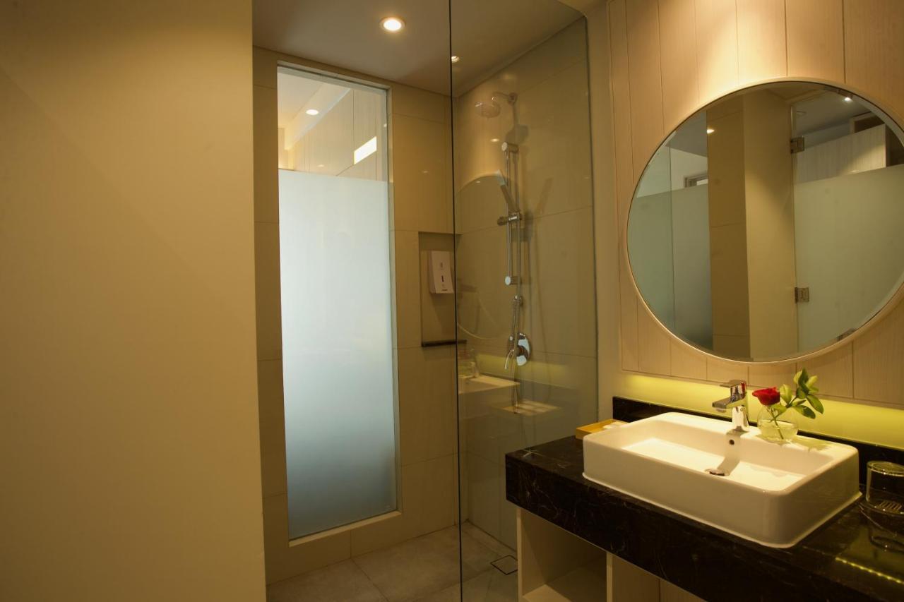 Swiss-Belinn Cikarang Exterior photo