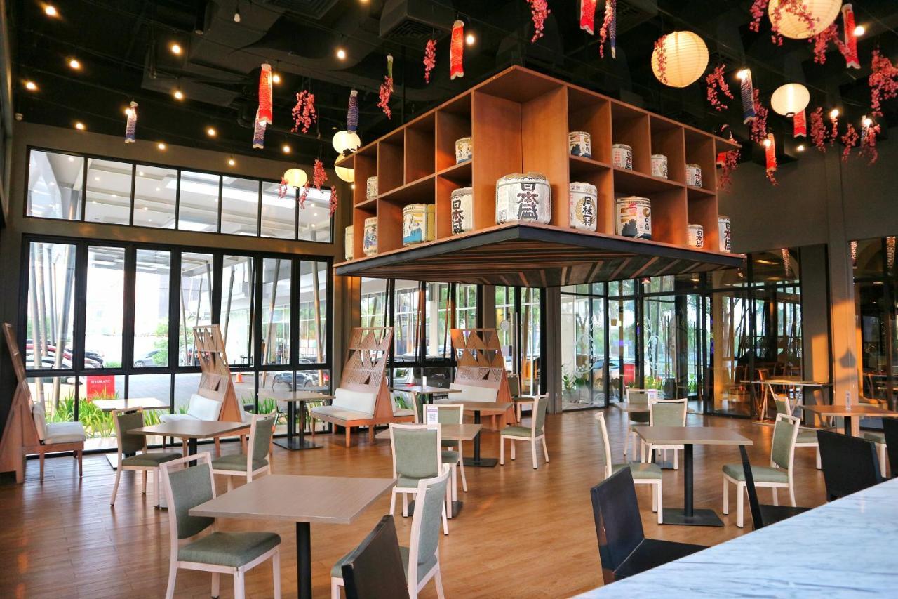Swiss-Belinn Cikarang Exterior photo