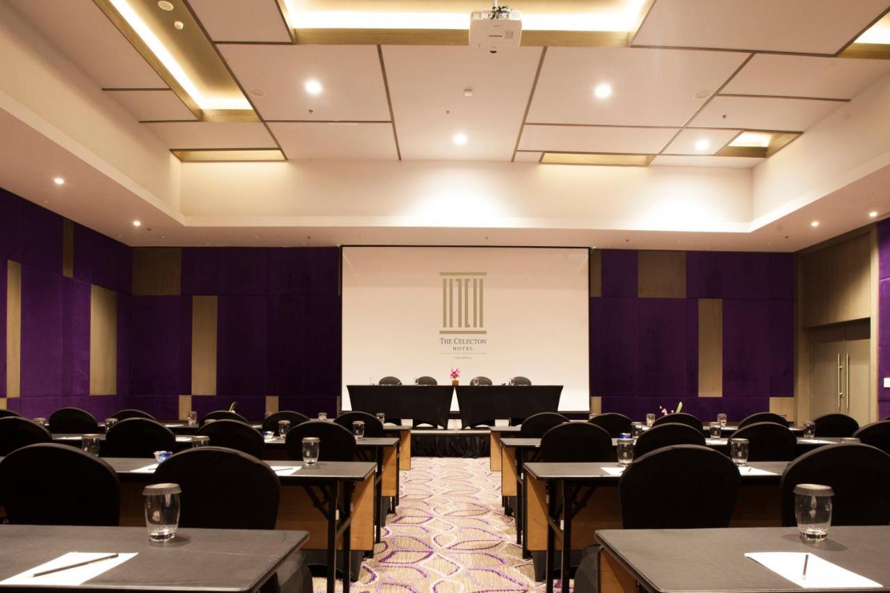 Swiss-Belinn Cikarang Exterior photo