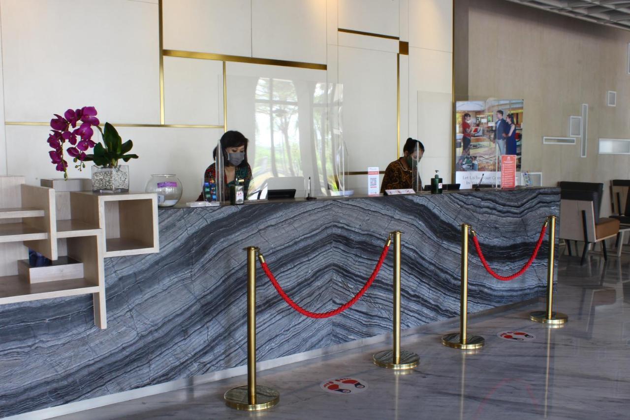 Swiss-Belinn Cikarang Exterior photo