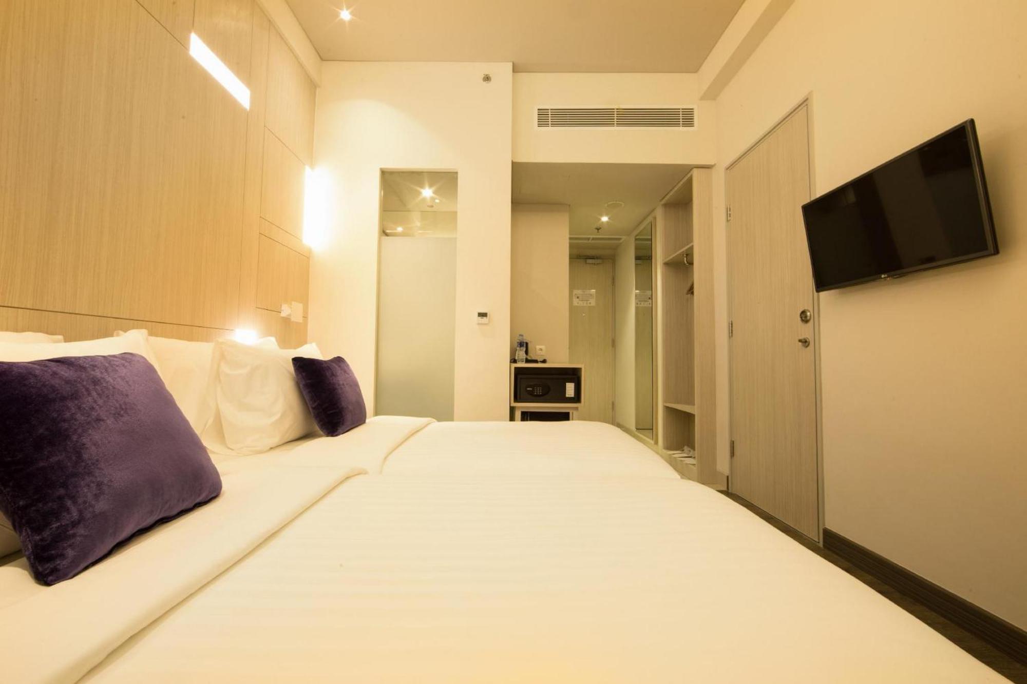 Swiss-Belinn Cikarang Exterior photo