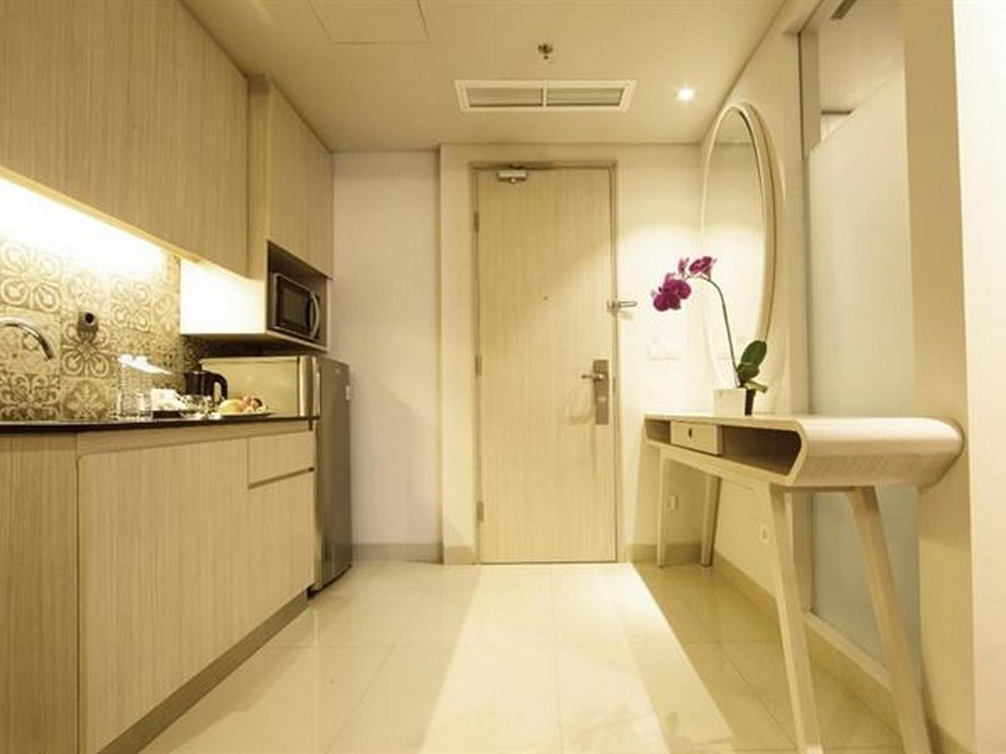 Swiss-Belinn Cikarang Exterior photo