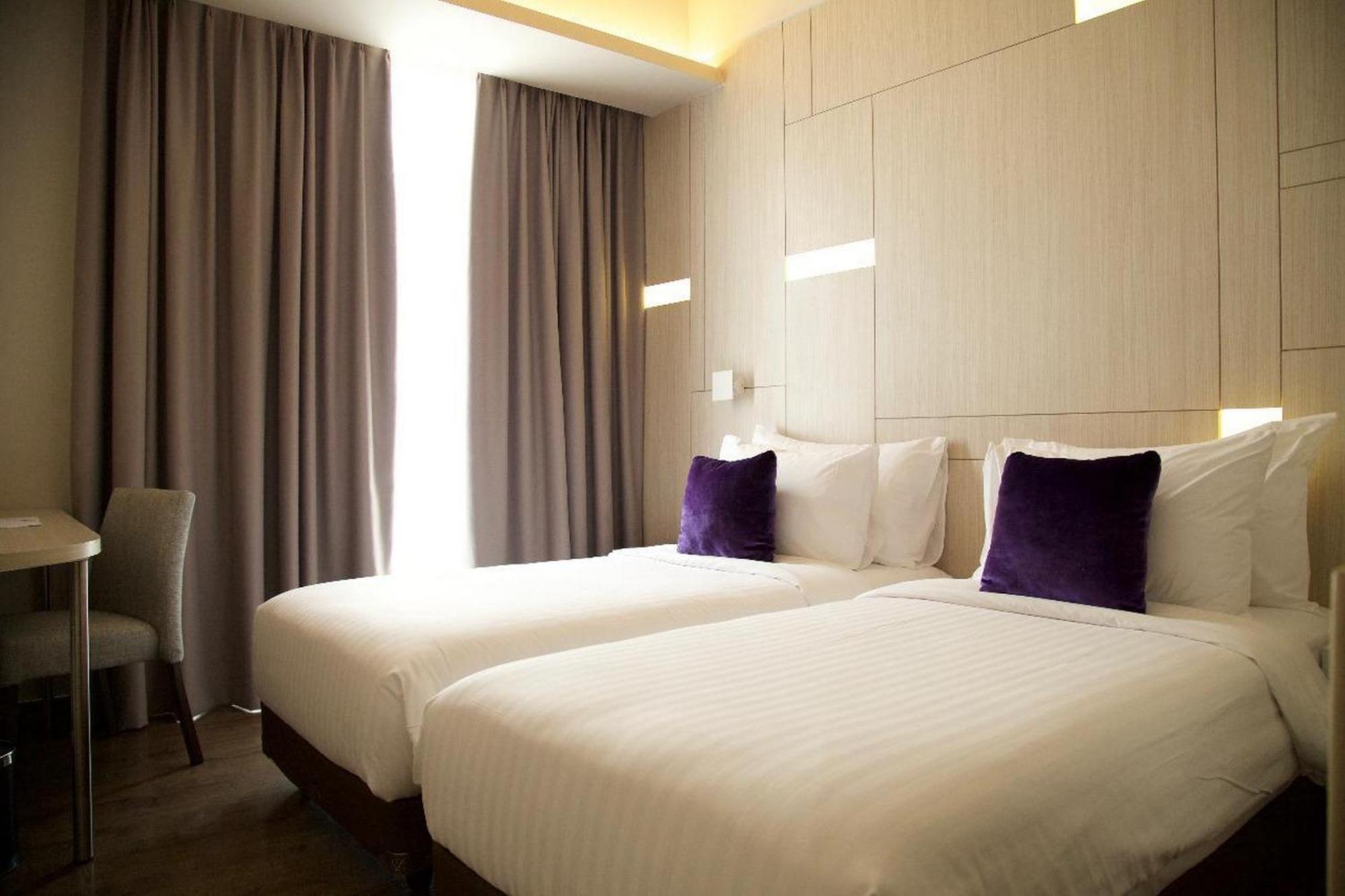 Swiss-Belinn Cikarang Exterior photo