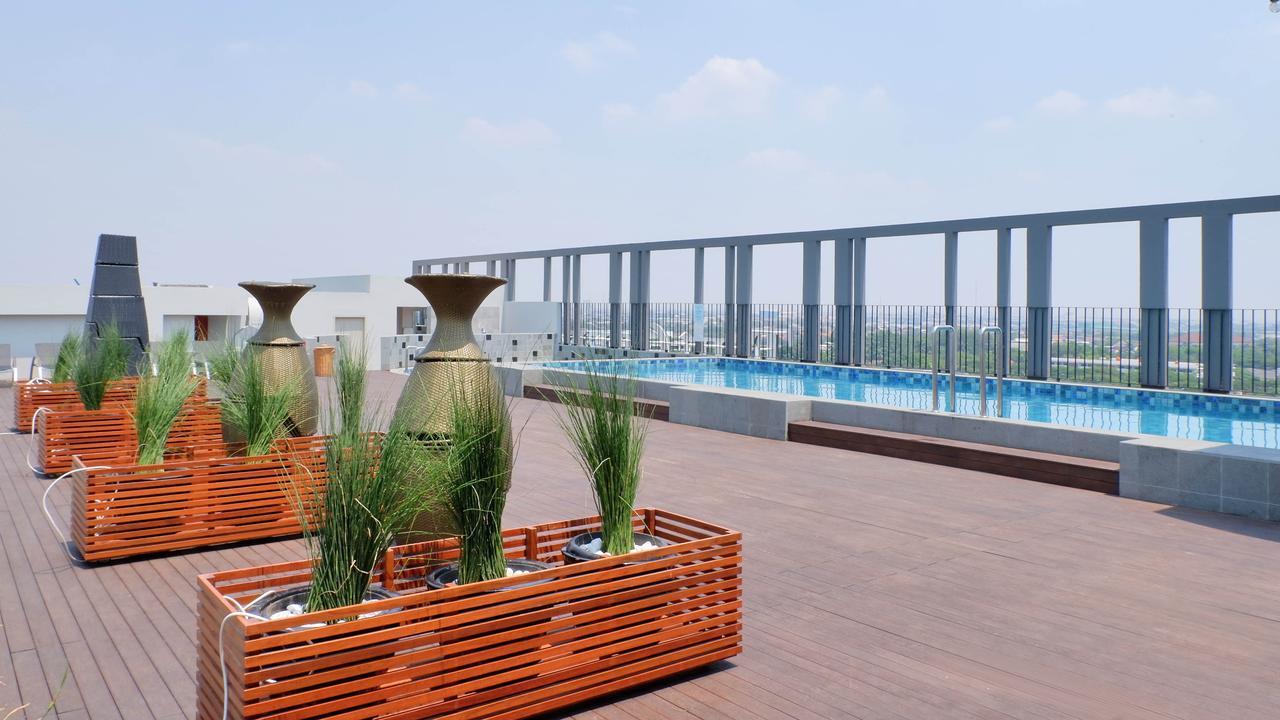 Swiss-Belinn Cikarang Exterior photo
