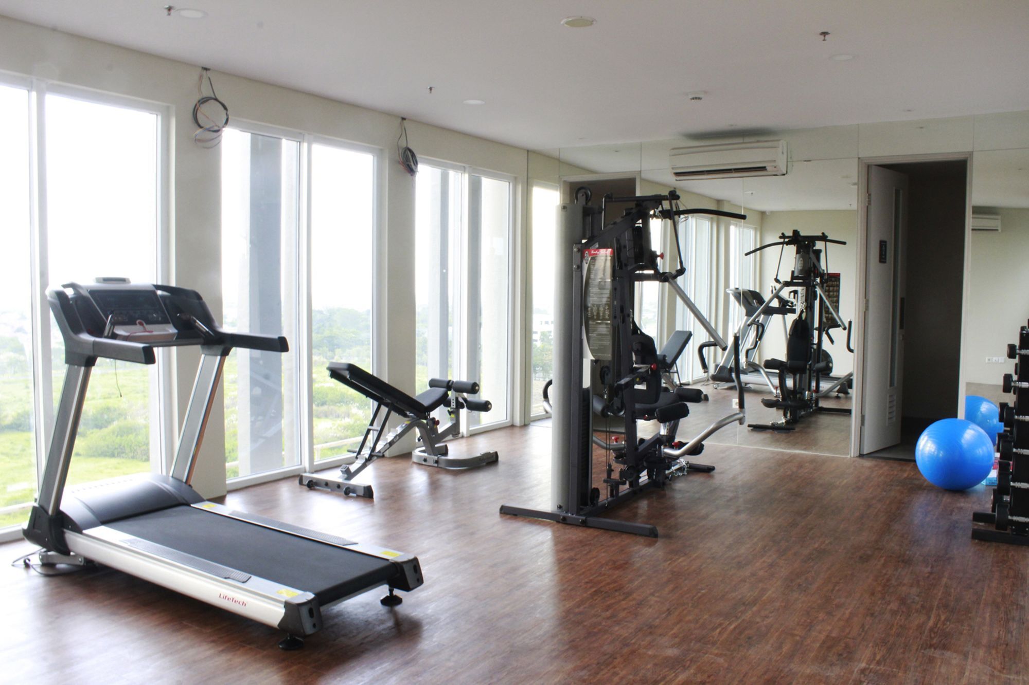 Swiss-Belinn Cikarang Exterior photo